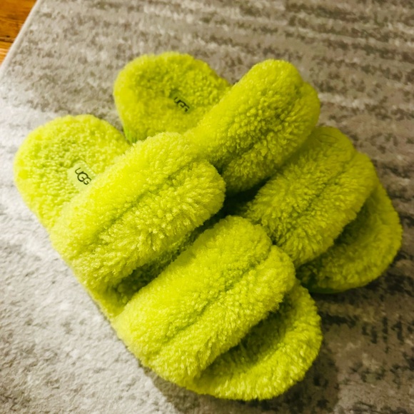 Ugg Slippers - Picture 1 of 5